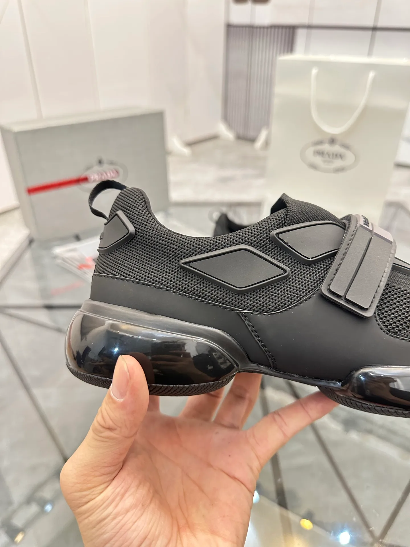 Men's shoes for sale 💰: 💰P500¥ High-end top quality Product trademark: Prada *"Prada*" low-top casual shoes Regular size: 38-45 (can be customized to 46) One size larger Product materials: imported breathable fly weave upper, professional glue-making process, breathable lining, cowhide foot pads, original outsole. No.: 001